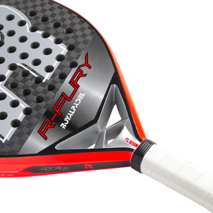 Royal Padel R-Fury 2026 Padel Schläger Carbon Oberfläche Detail schwarz rot